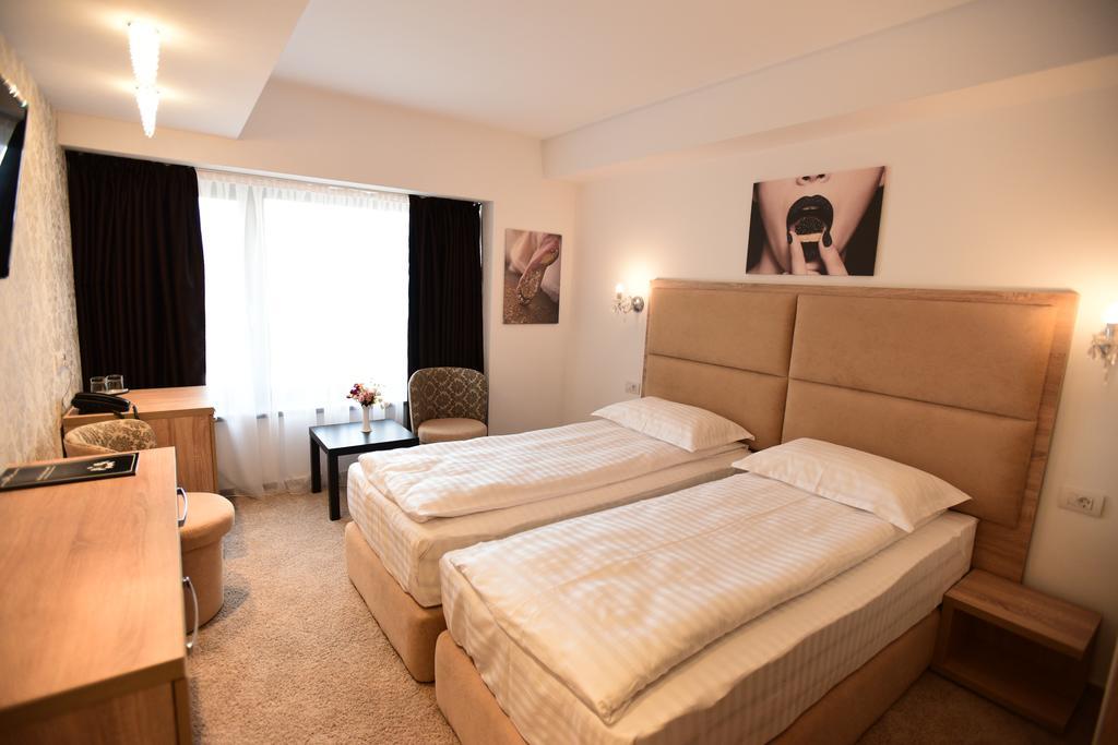 La Rocca Boutique Hotel Craiova Ngoại thất bức ảnh
