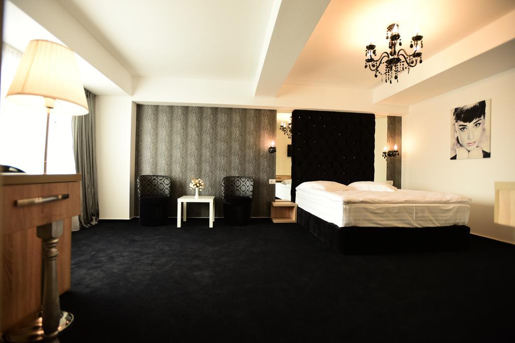 La Rocca Boutique Hotel Craiova Ngoại thất bức ảnh