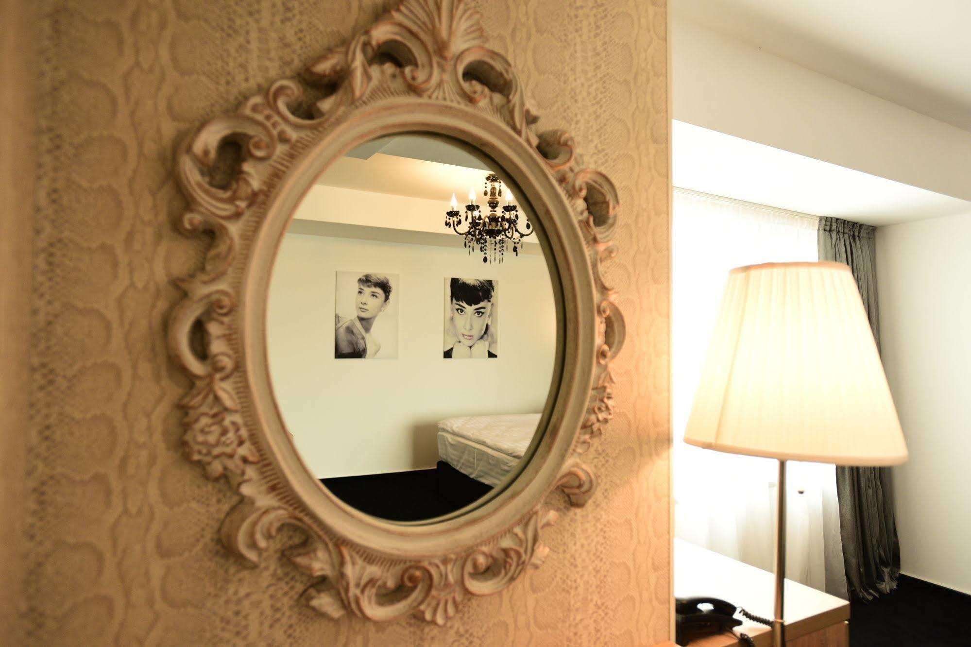 La Rocca Boutique Hotel Craiova Ngoại thất bức ảnh